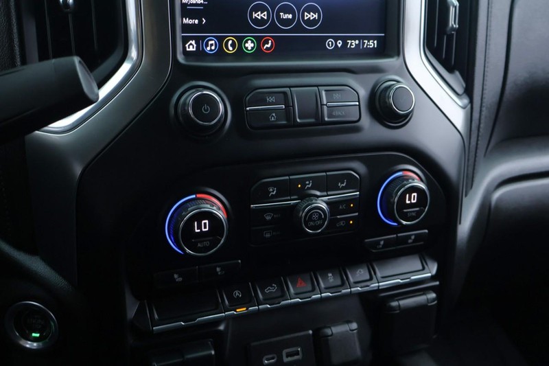 Chevrolet Silverado 1500 Vehicle Full-screen Gallery Image 38