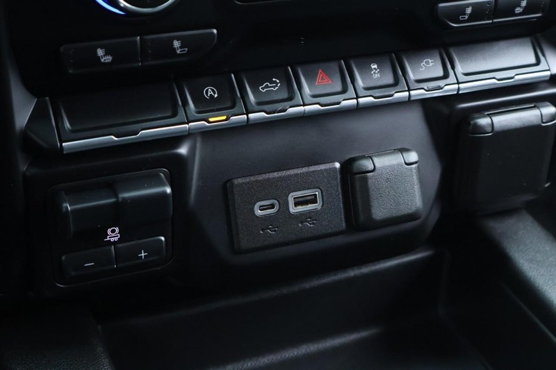 Chevrolet Silverado 1500 Vehicle Full-screen Gallery Image 39