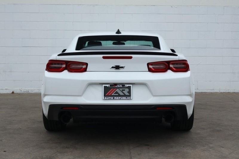 Chevrolet Camaro Vehicle Full-screen Gallery Image 06