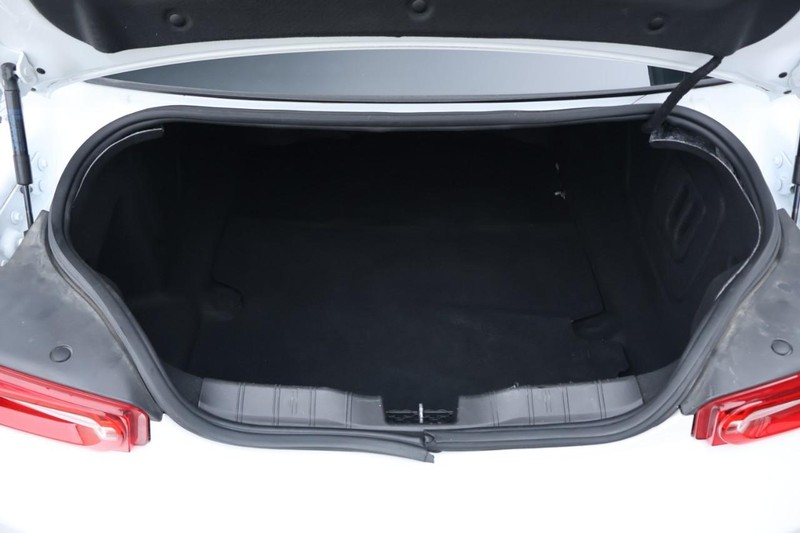 Chevrolet Camaro Vehicle Full-screen Gallery Image 08