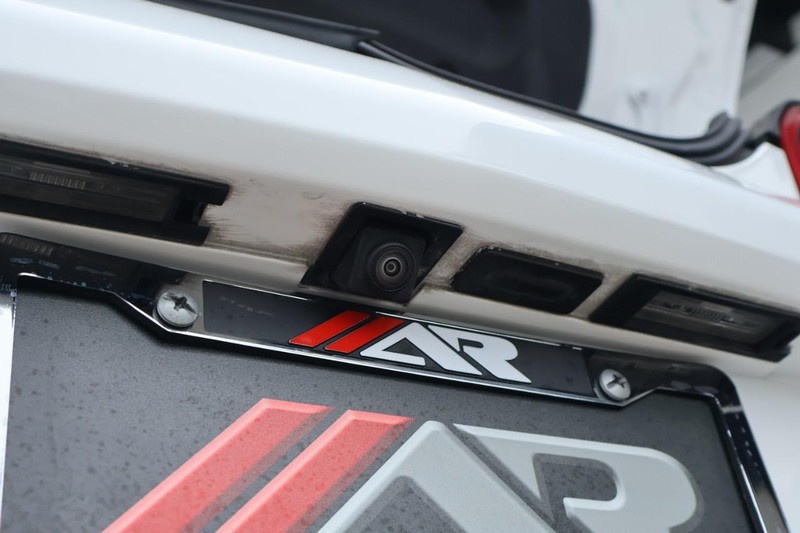 Chevrolet Camaro Vehicle Full-screen Gallery Image 09