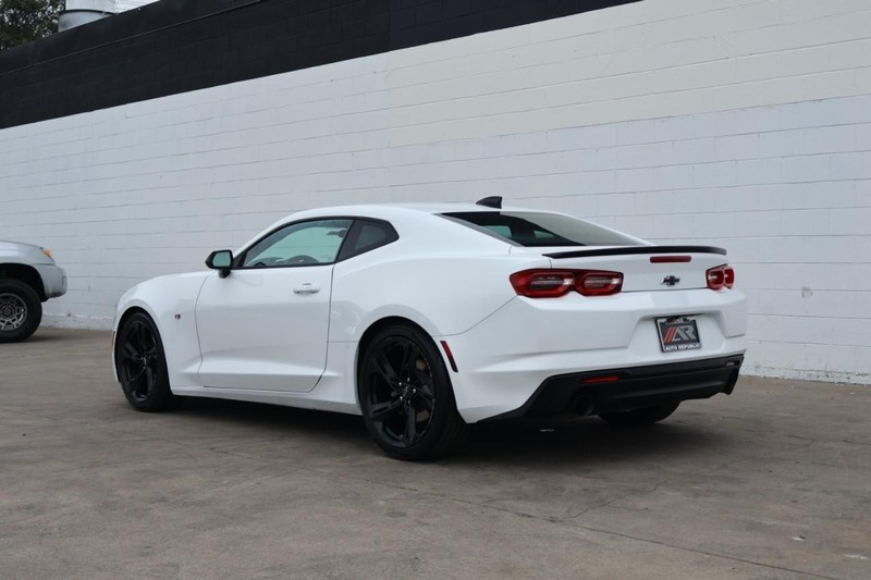 Chevrolet Camaro Vehicle Full-screen Gallery Image 10