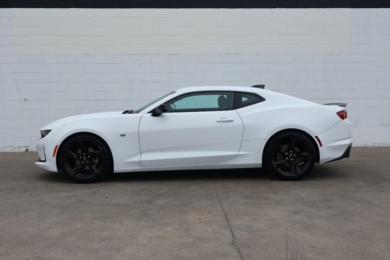 Chevrolet Camaro Vehicle Full-screen Gallery Image 11