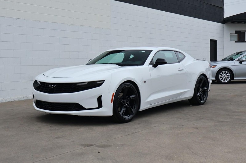 Chevrolet Camaro Vehicle Full-screen Gallery Image 12