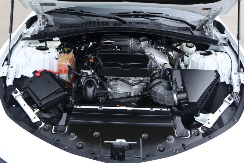 Chevrolet Camaro Vehicle Full-screen Gallery Image 13