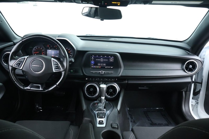 Chevrolet Camaro Vehicle Full-screen Gallery Image 24