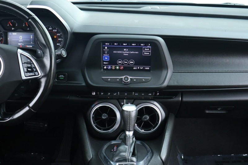 Chevrolet Camaro Vehicle Full-screen Gallery Image 29