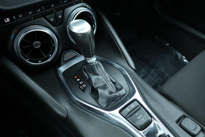 Chevrolet Camaro Vehicle Full-screen Gallery Image 33