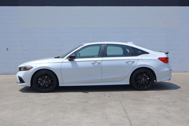 Honda Civic Si Vehicle Full-screen Gallery Image 13