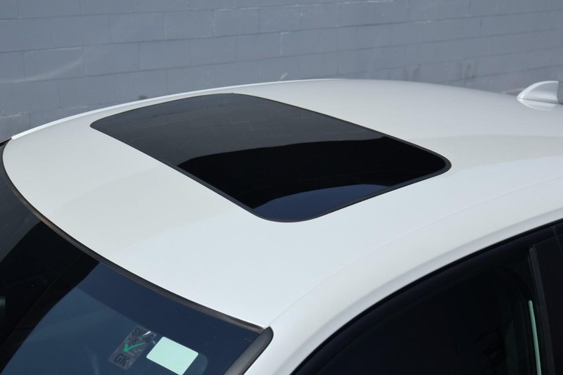 Honda Civic Si Vehicle Full-screen Gallery Image 15