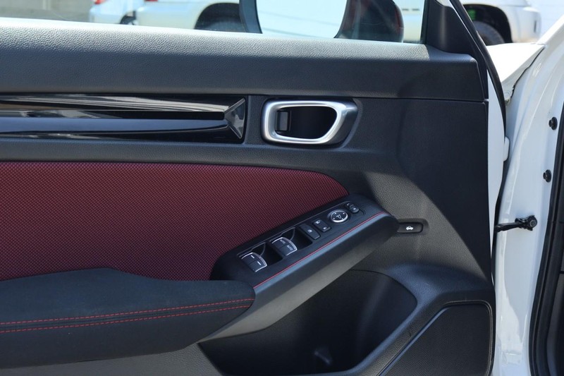 Honda Civic Si Vehicle Full-screen Gallery Image 19