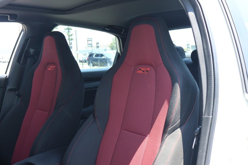 Honda Civic Si Vehicle Full-screen Gallery Image 22