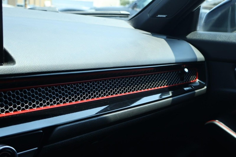 Honda Civic Si Vehicle Full-screen Gallery Image 25