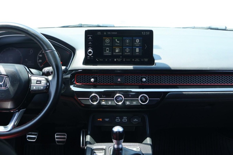 Honda Civic Si Vehicle Full-screen Gallery Image 34