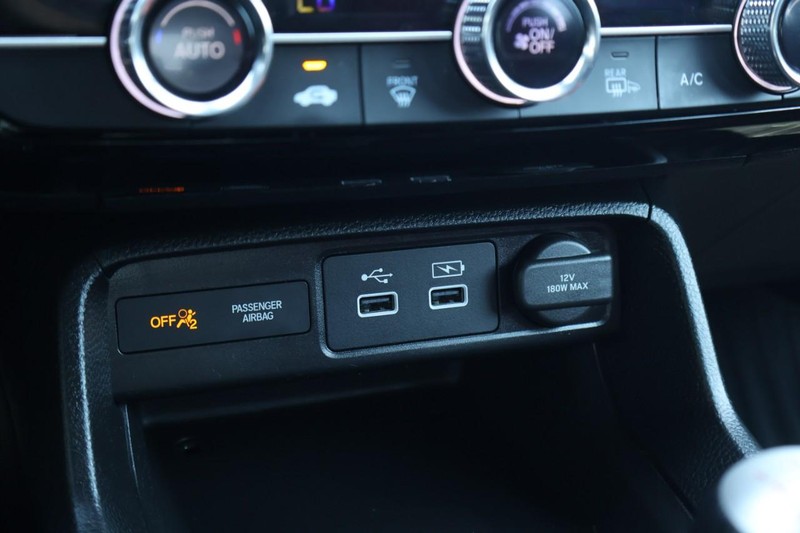 Honda Civic Si Vehicle Full-screen Gallery Image 38