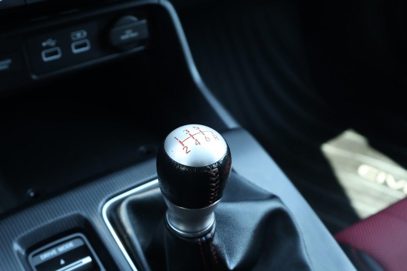 Honda Civic Si Vehicle Full-screen Gallery Image 41