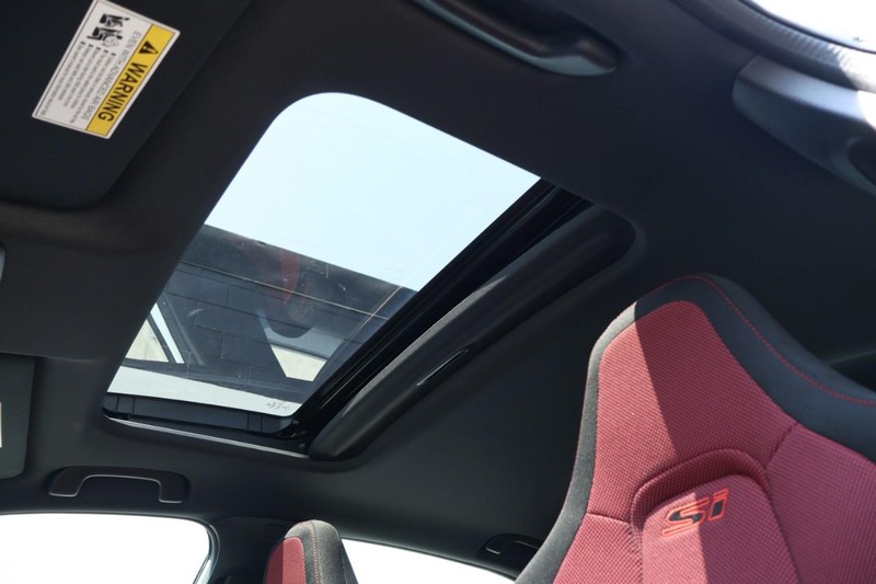 Honda Civic Si Vehicle Full-screen Gallery Image 45