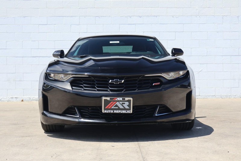 Chevrolet Camaro Vehicle Full-screen Gallery Image 02