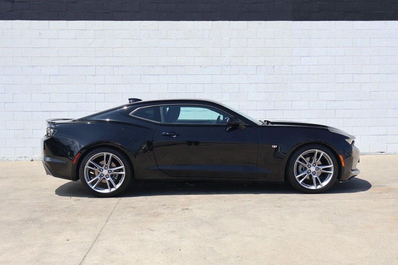 Chevrolet Camaro Vehicle Full-screen Gallery Image 04