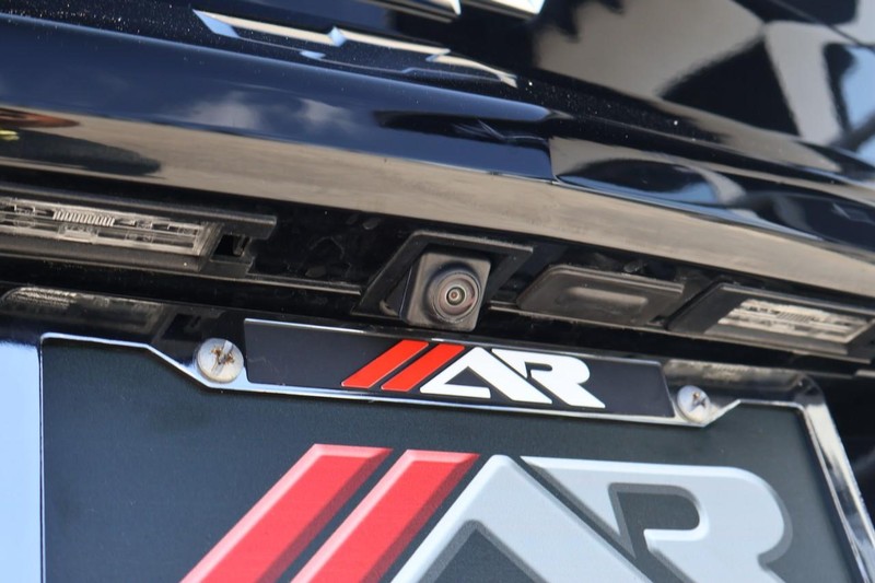 Chevrolet Camaro Vehicle Full-screen Gallery Image 09