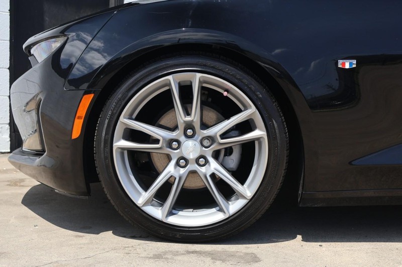 Chevrolet Camaro Vehicle Full-screen Gallery Image 14