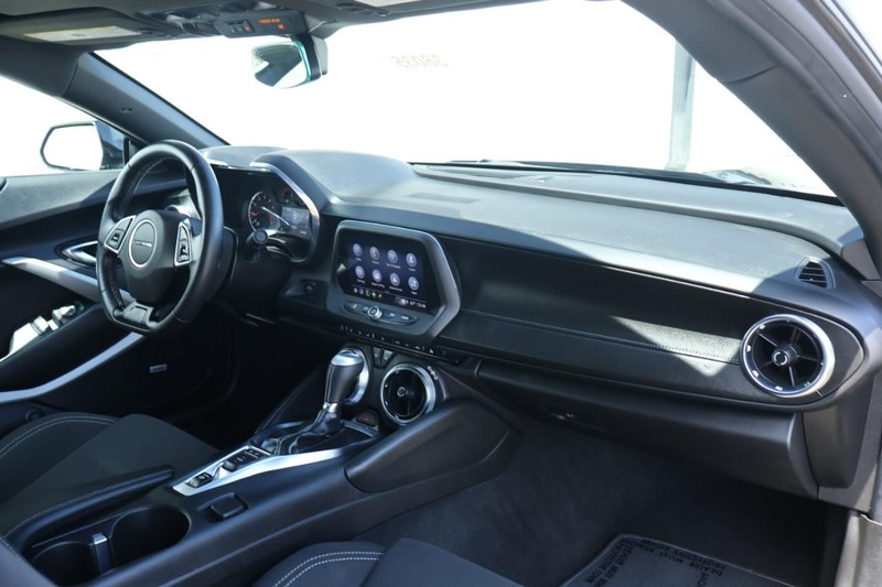 Chevrolet Camaro Vehicle Full-screen Gallery Image 20