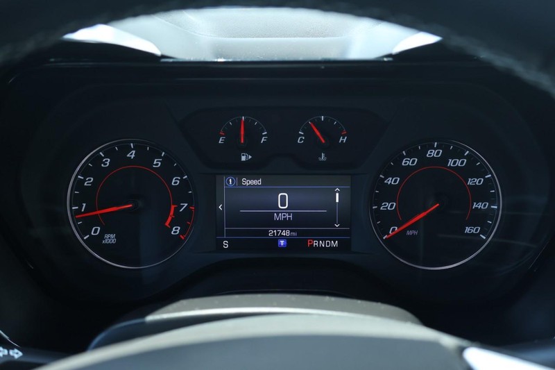 Chevrolet Camaro Vehicle Full-screen Gallery Image 25