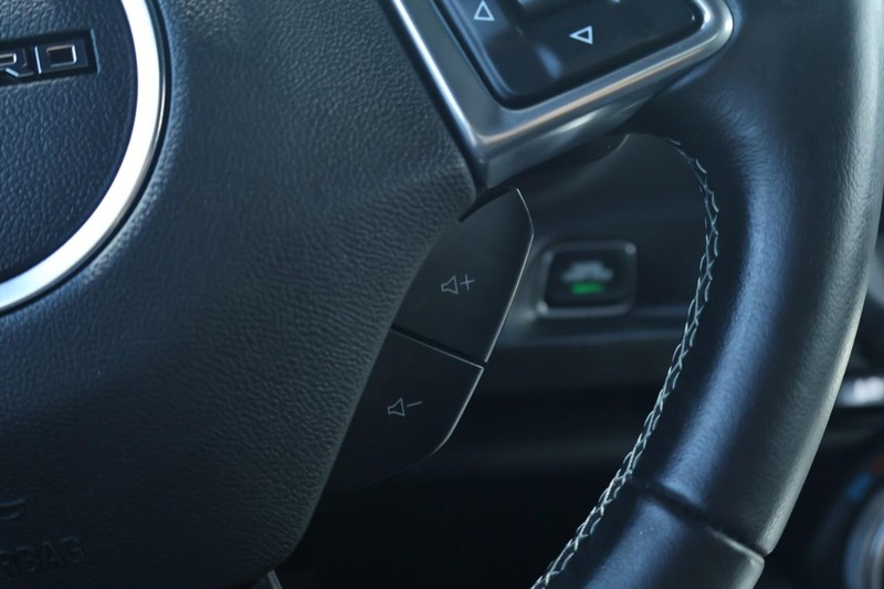 Chevrolet Camaro Vehicle Full-screen Gallery Image 29