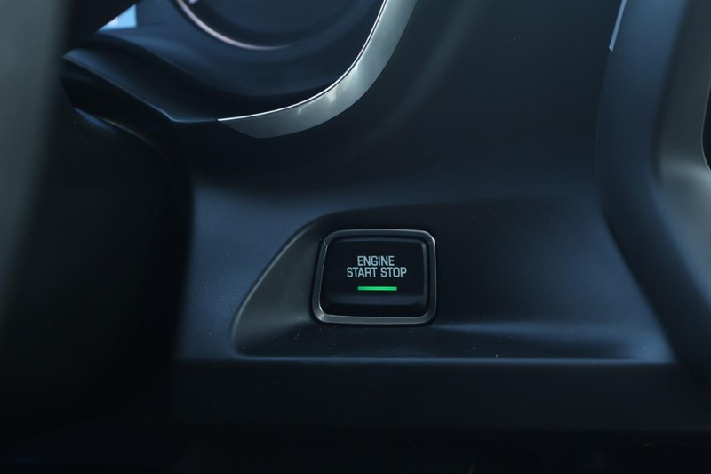 Chevrolet Camaro Vehicle Full-screen Gallery Image 30