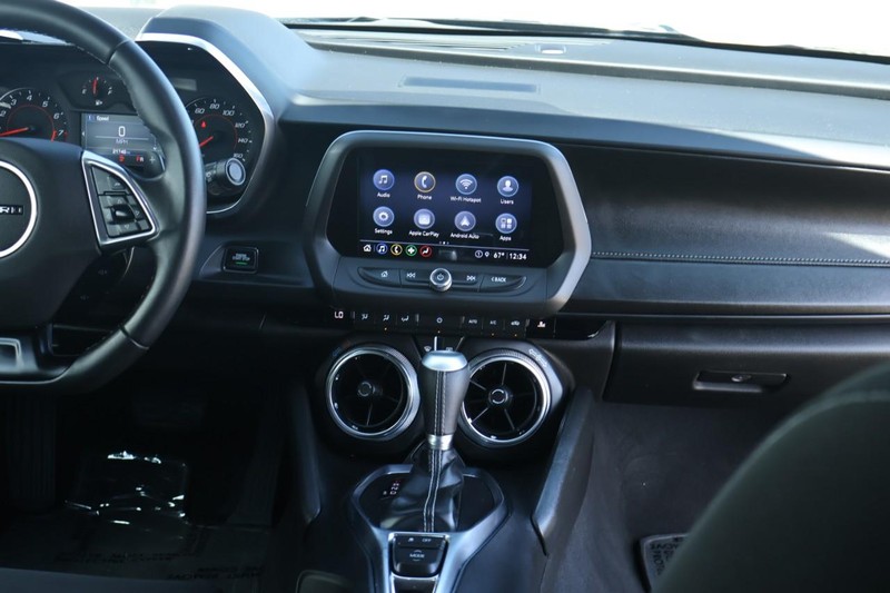 Chevrolet Camaro Vehicle Full-screen Gallery Image 31