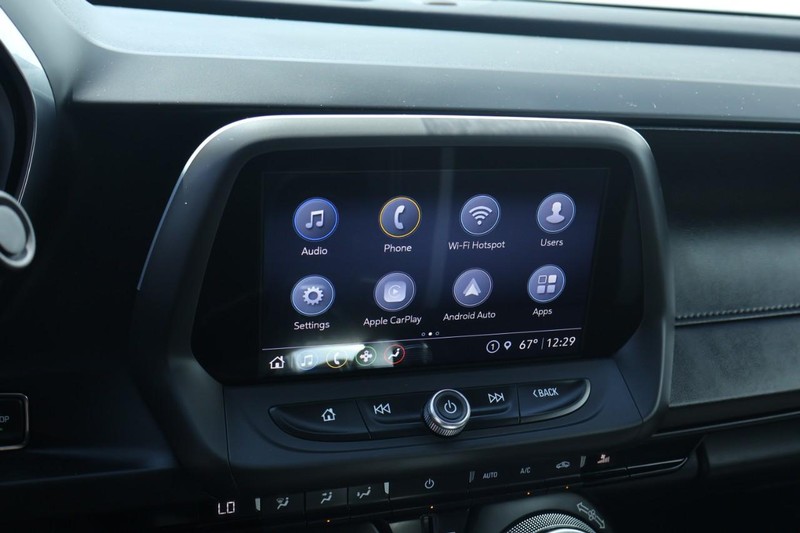 Chevrolet Camaro Vehicle Full-screen Gallery Image 32