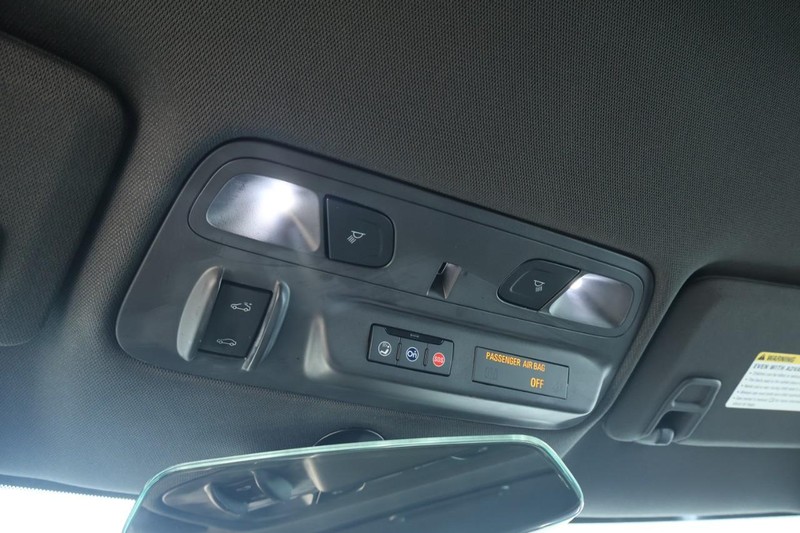 Chevrolet Camaro Vehicle Full-screen Gallery Image 38