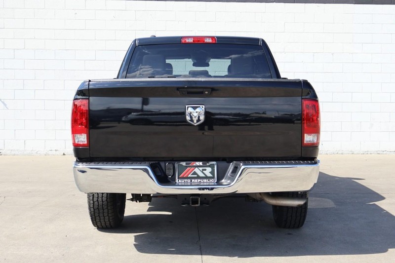 Ram 1500 Classic Vehicle Full-screen Gallery Image 06