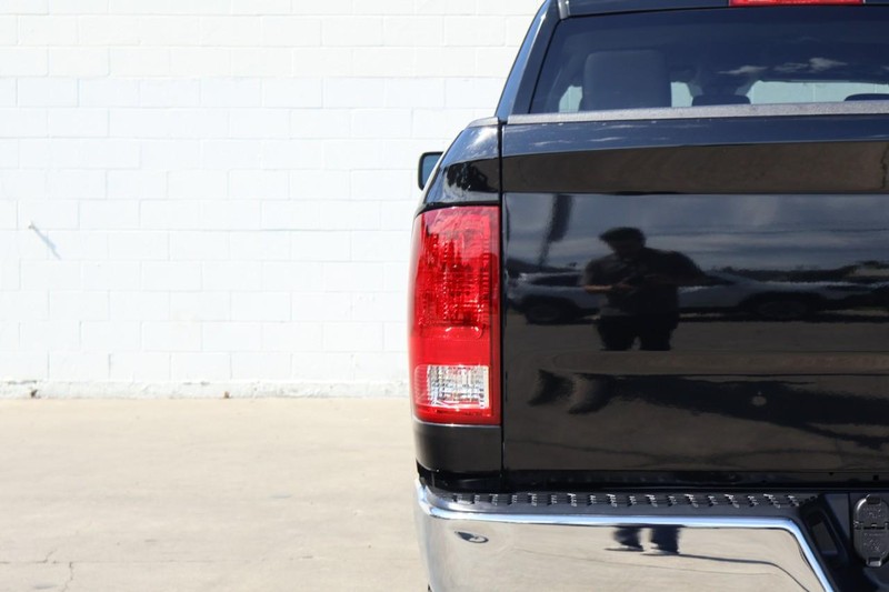 Ram 1500 Classic Vehicle Full-screen Gallery Image 07