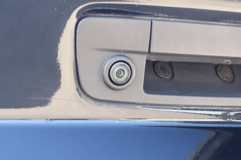 Ram 1500 Classic Vehicle Full-screen Gallery Image 08