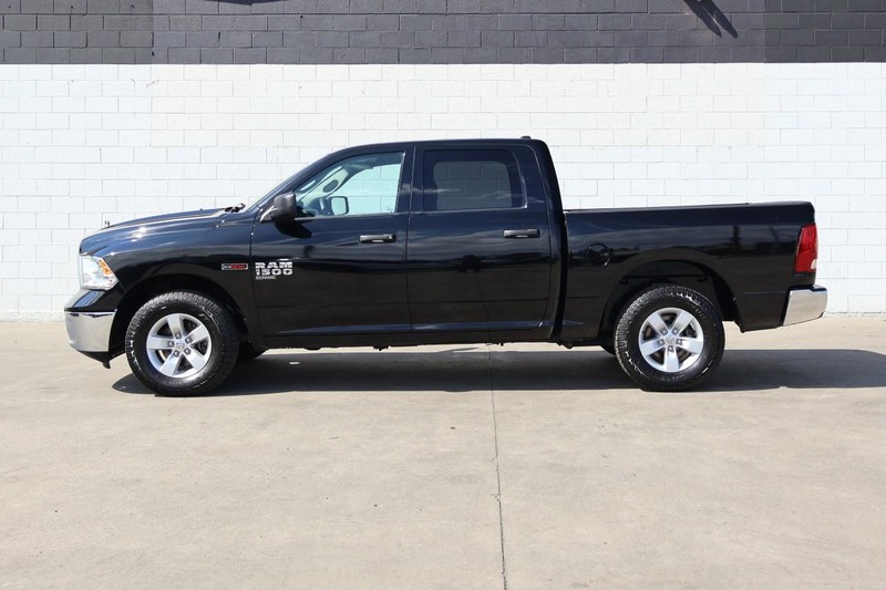 Ram 1500 Classic Vehicle Full-screen Gallery Image 11