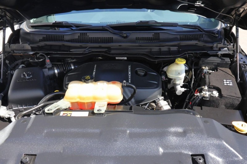 Ram 1500 Classic Vehicle Full-screen Gallery Image 13