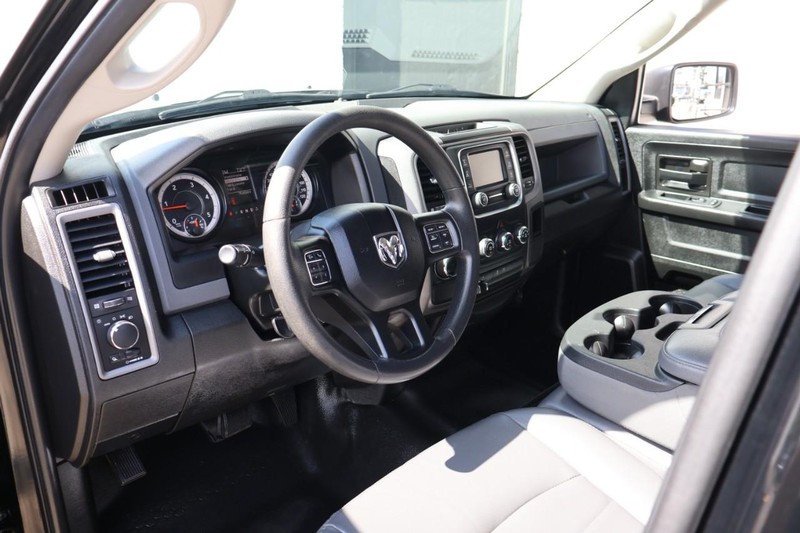 Ram 1500 Classic Vehicle Full-screen Gallery Image 16