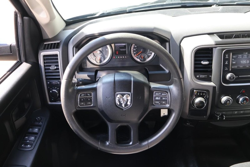 Ram 1500 Classic Vehicle Full-screen Gallery Image 26
