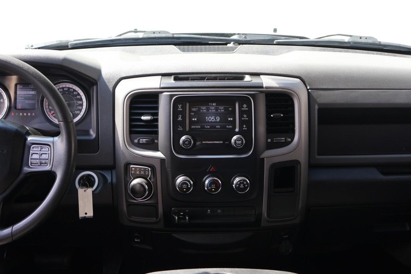 Ram 1500 Classic Vehicle Full-screen Gallery Image 29
