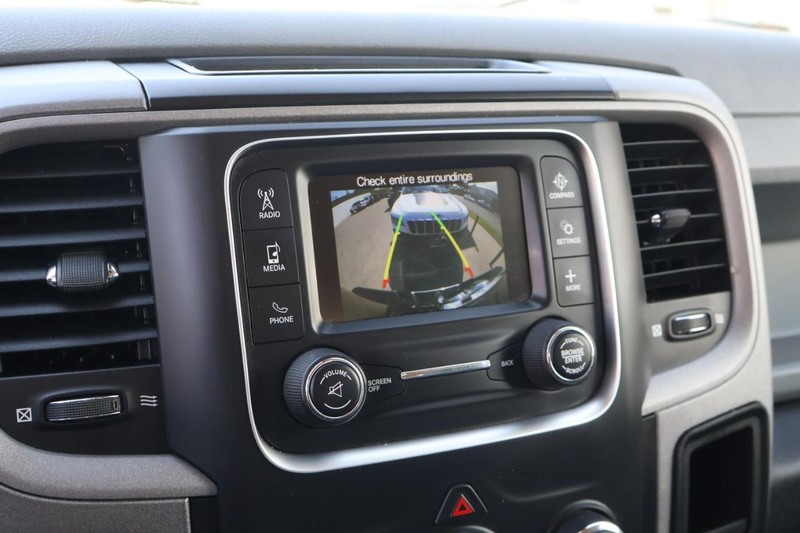 Ram 1500 Classic Vehicle Full-screen Gallery Image 31