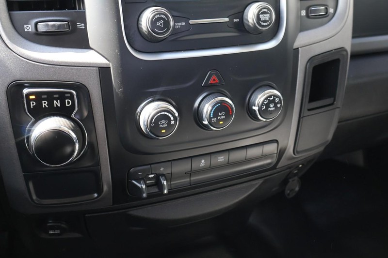 Ram 1500 Classic Vehicle Full-screen Gallery Image 33