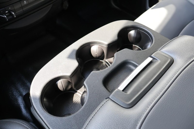 Ram 1500 Classic Vehicle Full-screen Gallery Image 35