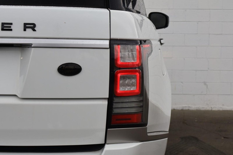 Land Rover Range Rover Vehicle Full-screen Gallery Image 08