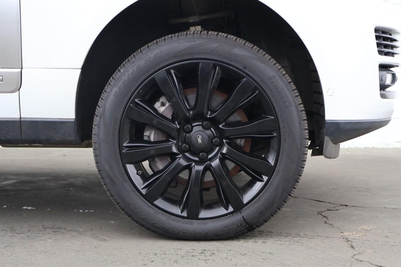 Land Rover Range Rover Vehicle Full-screen Gallery Image 17