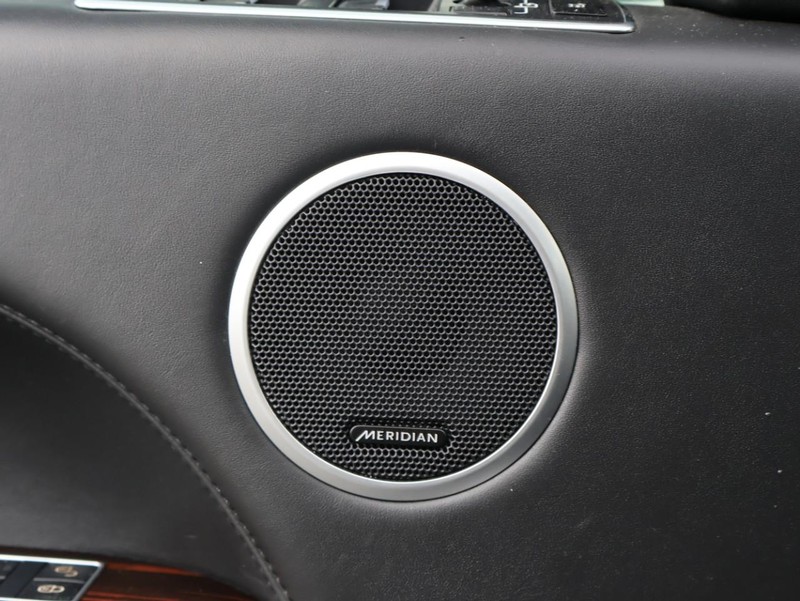 Land Rover Range Rover Vehicle Full-screen Gallery Image 20