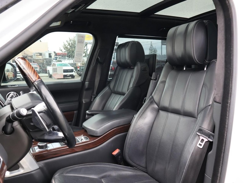 Land Rover Range Rover Vehicle Full-screen Gallery Image 24