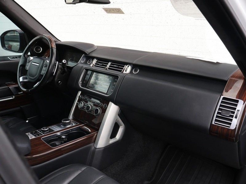 Land Rover Range Rover Vehicle Full-screen Gallery Image 26