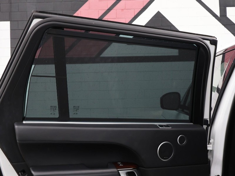 Land Rover Range Rover Vehicle Full-screen Gallery Image 29