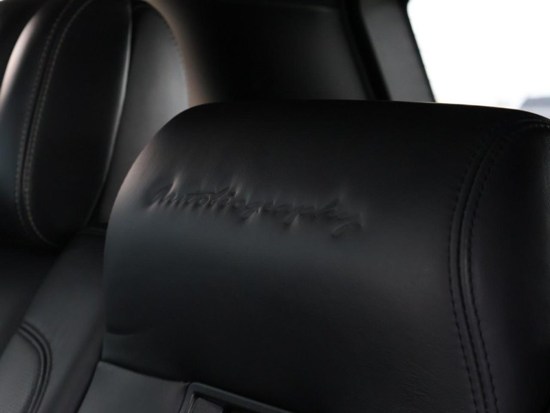 Land Rover Range Rover Vehicle Full-screen Gallery Image 31